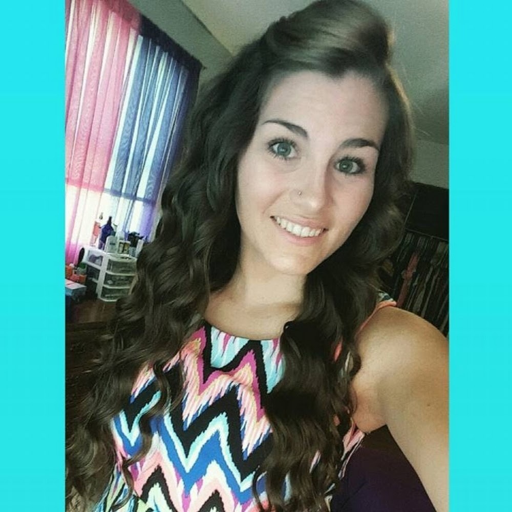 Meet your Posher, Maura